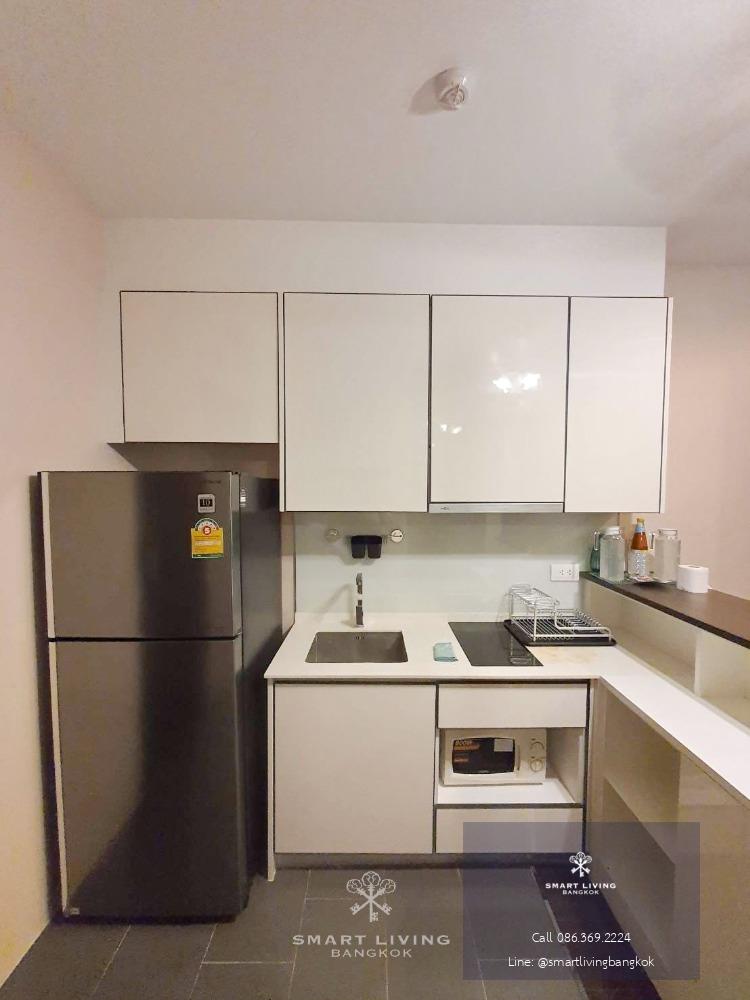 C Ekkamai 1 bed, nice and modern unit, never been rented with clear city view.