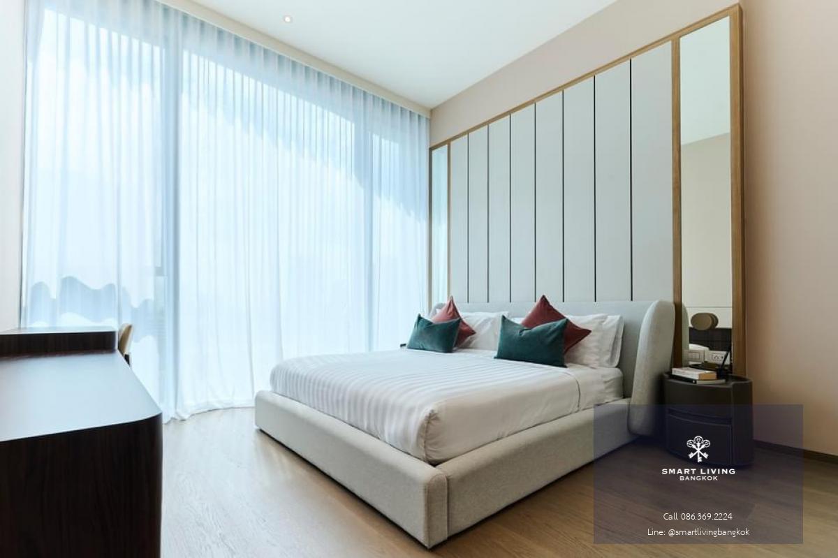 📢👇Super luxury place to live located on Langsuan Road, easily access to Bangkok’s premier shopping, dining, and entertainment districts. Enjoy the best of urban living with proximity to Central Embassy, Gaysorn Village, and Lumpini Park. Fully furnished w