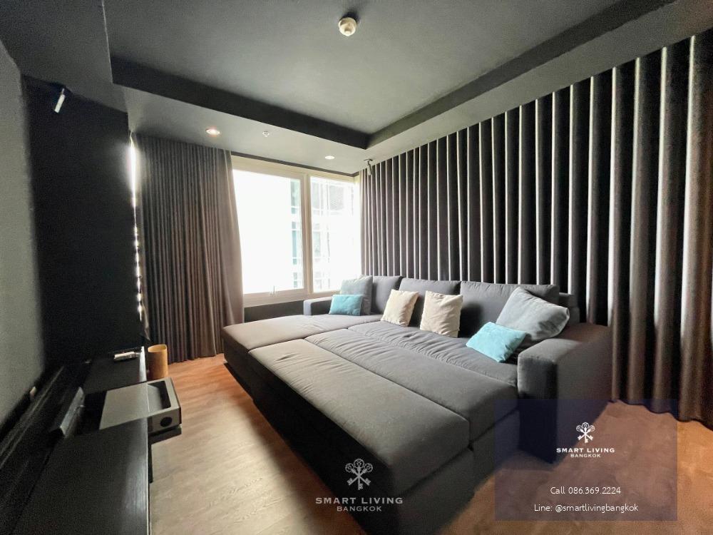 Luxurious condo/4 beds/268 sqm. Spacious living area with city and golf court views, near Lumpini Park. Only 300 meters from BTS. Private lift access to each floor. Rent at 200,000 B.