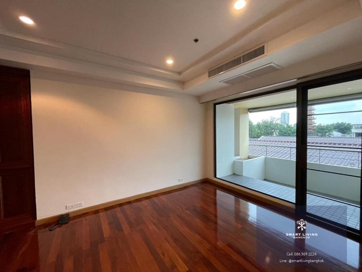 📢👇 Grab or gone! Reasonable and worth price for living or investing at luxury condominium by the Chaopraya river , Convenient transportation and traveling as free shuttle boat service from the condo to various piers to connect to the BTS or walk from the