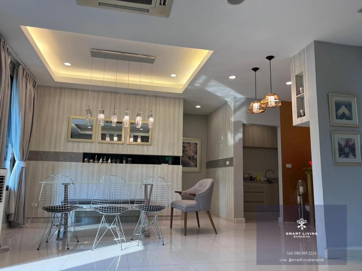 **** April promotion rent with in this month only 220k ****📢👇 Corner unit near club house. This project is very convenient access to enter and exit the city through multiple routes such as Phatthanakan Road, Sukhumvit 77 Road, and Sri Nakarin Road