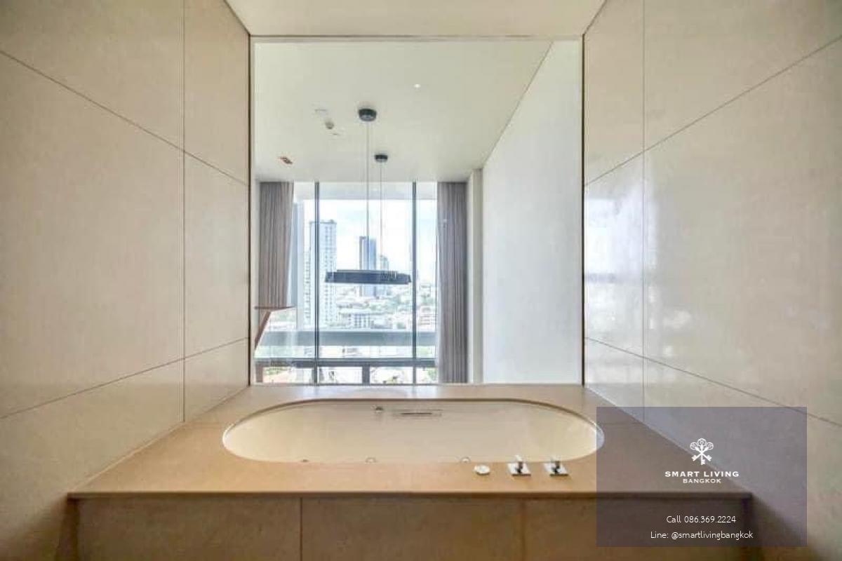 📢👇Luxury condo 1 bed Duplex, private lift, nice modern decoration, spacious living room , unblocked view, located in Sathorn, next to Sukhothai hotel. There are three exits: one to Soi Suan Phlu , Soi Nanta(Sathon 1),  Sukhothai hotel ( south Sathon ), co