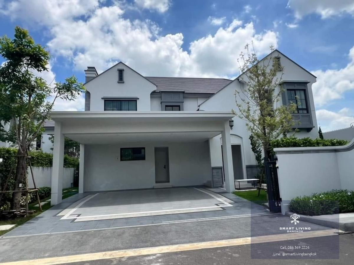 📢👇 The luxury house in good compound and security at Nantawan Rama 9 - New Krungthepkreetha,  located near Brighton International School, Wellington International School, and Suvarnabhumi Airport, fully furnished.