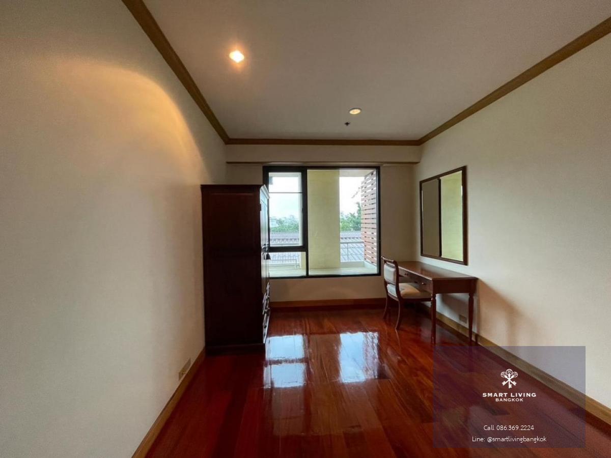 📢👇 Grab or gone! Reasonable and worth price for living or investing at luxury condominium by the Chaopraya river , Convenient transportation and traveling as free shuttle boat service from the condo to various piers to connect to the BTS or walk from the