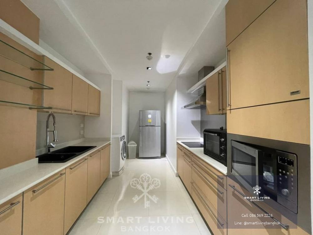 For rent :one of Luxury condominium in the nice area of Bangkok  Athenee residence