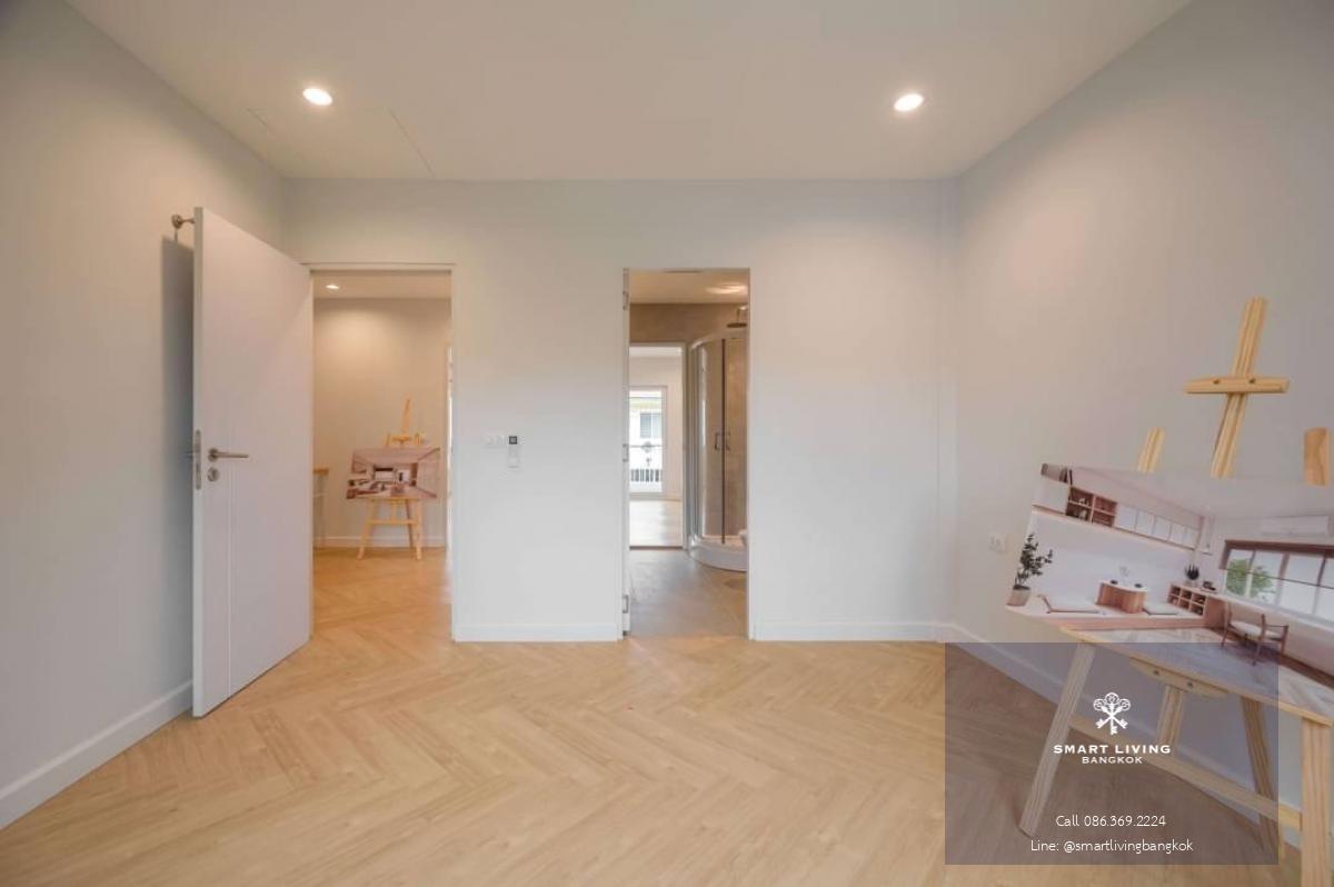 📢👇Townhome just renovated modern minimal style, with courtyard and jacuzzi