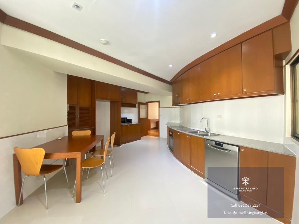 For rent! Huge residence 4 bedroom with maid room in mid of Sukhumvit near BTS Asok and Terminal 21