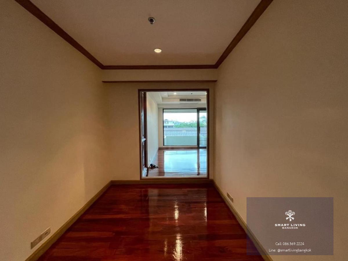 📢👇 Grab or gone! Reasonable and worth price for living or investing at luxury condominium by the Chaopraya river , Convenient transportation and traveling as free shuttle boat service from the condo to various piers to connect to the BTS or walk from the