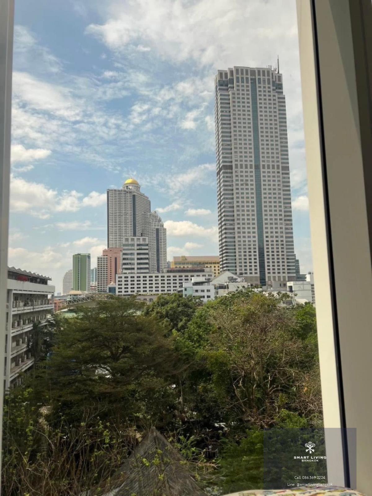 📢👇 Good deal for corner unit at The Room Sathorn - TanonPun  one of the most sought-after condominiums for living or investment because it is located in an area close to numerous business centers, schools and hospitals.