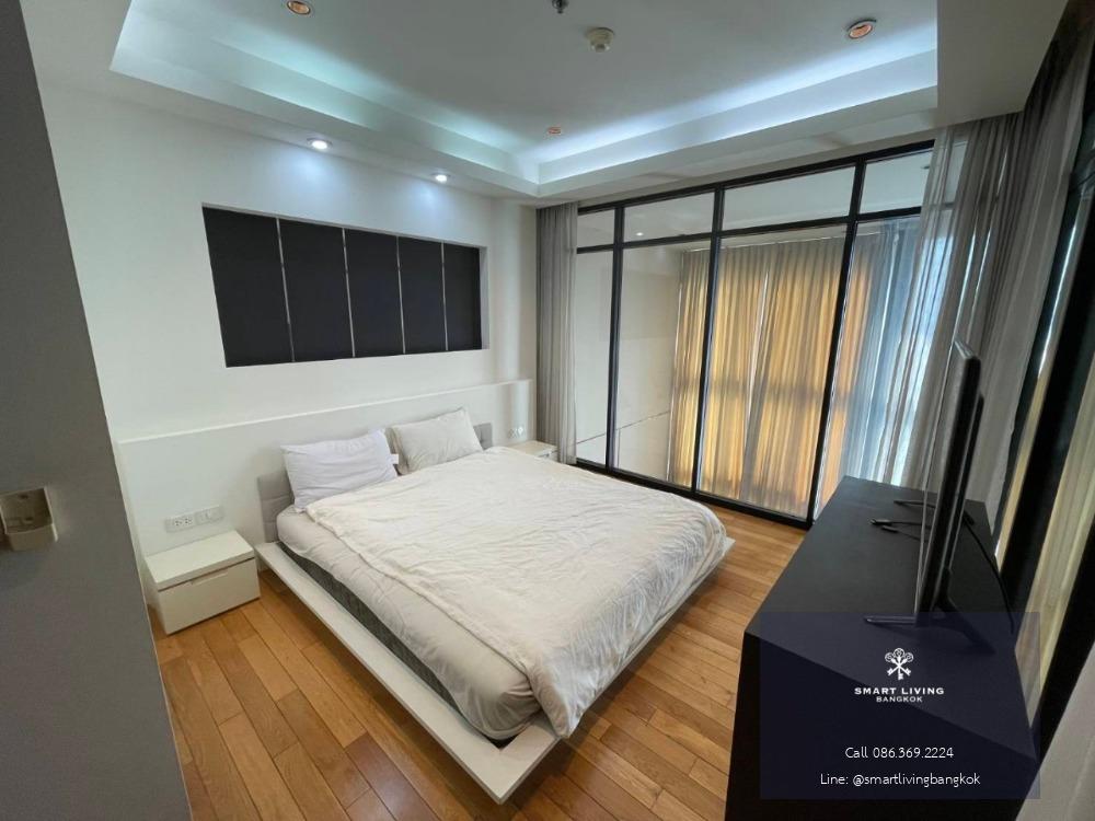 The Emporio Place for rent! 1 Bedroom Duplex fully furnished high floor located in Soi Sukhumvit 24 near BTS Phromphong