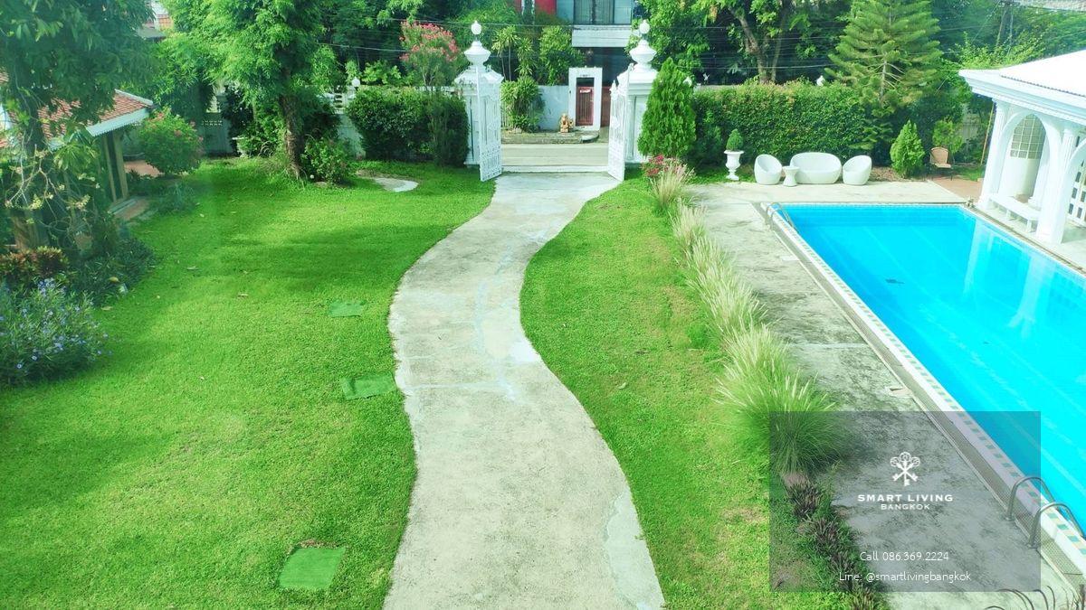 📢👇 Luxury large villa with private swimming pool, convenient transportation, near expressway and motorway, not far from Thonglor and Suvarnabhumi Airport.