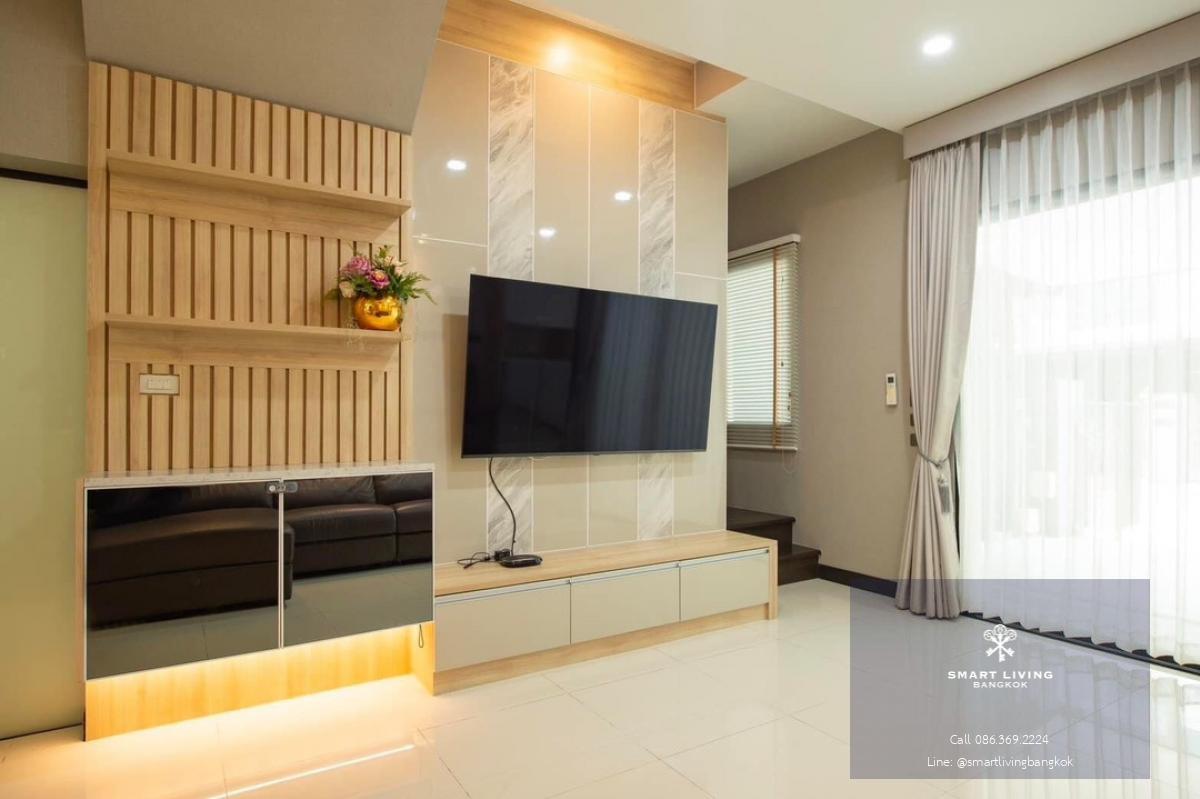 📢👇Sell with tenant contract til January 26Townhouse at The Landmark Ekamai Ramindra , 3 Storey , nice decoration, easily traveling in many routes , near Central Eastville