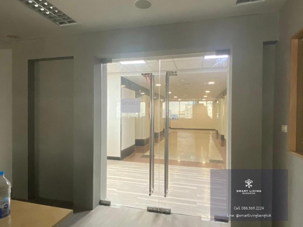 📢👇Office space for rent / sale located in Lumphini Tower with 12 elevators, separated into high and low zones, convenient for visitors.