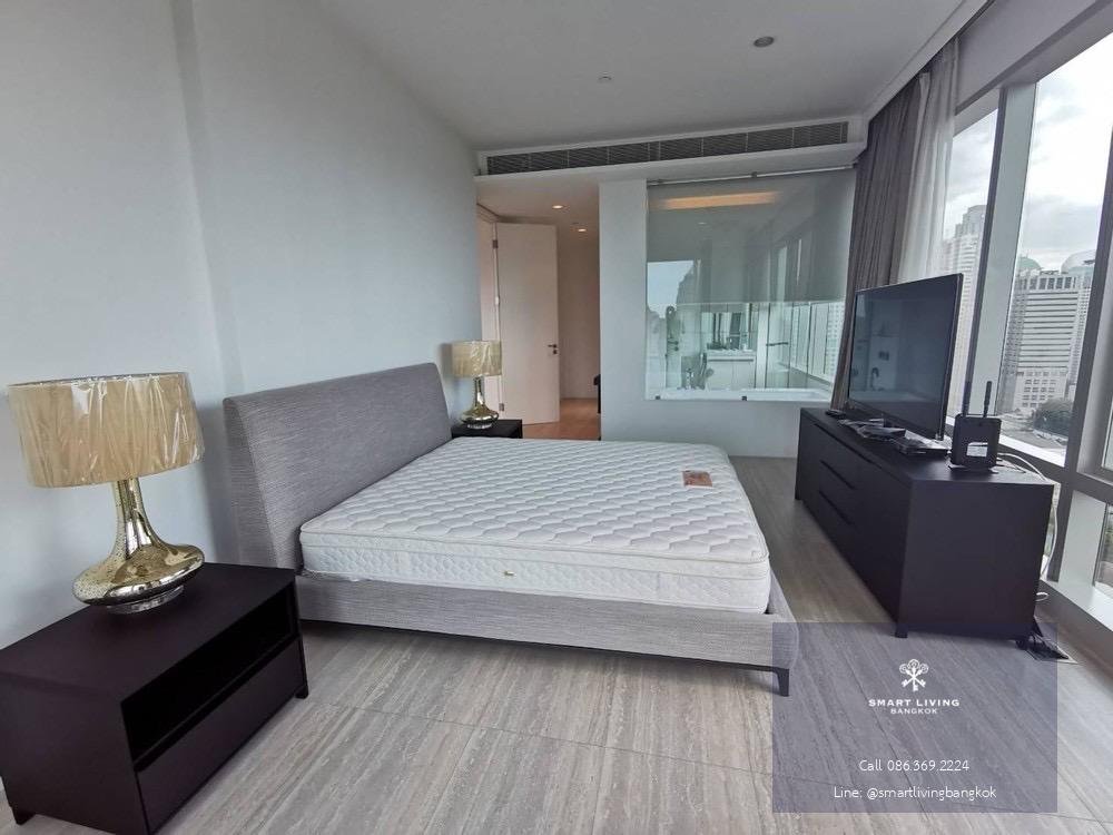 For rent 3 bedrooms at 185 Rajdamri luxury furniture, view to Lumpini Park near BTS Ratchadamri