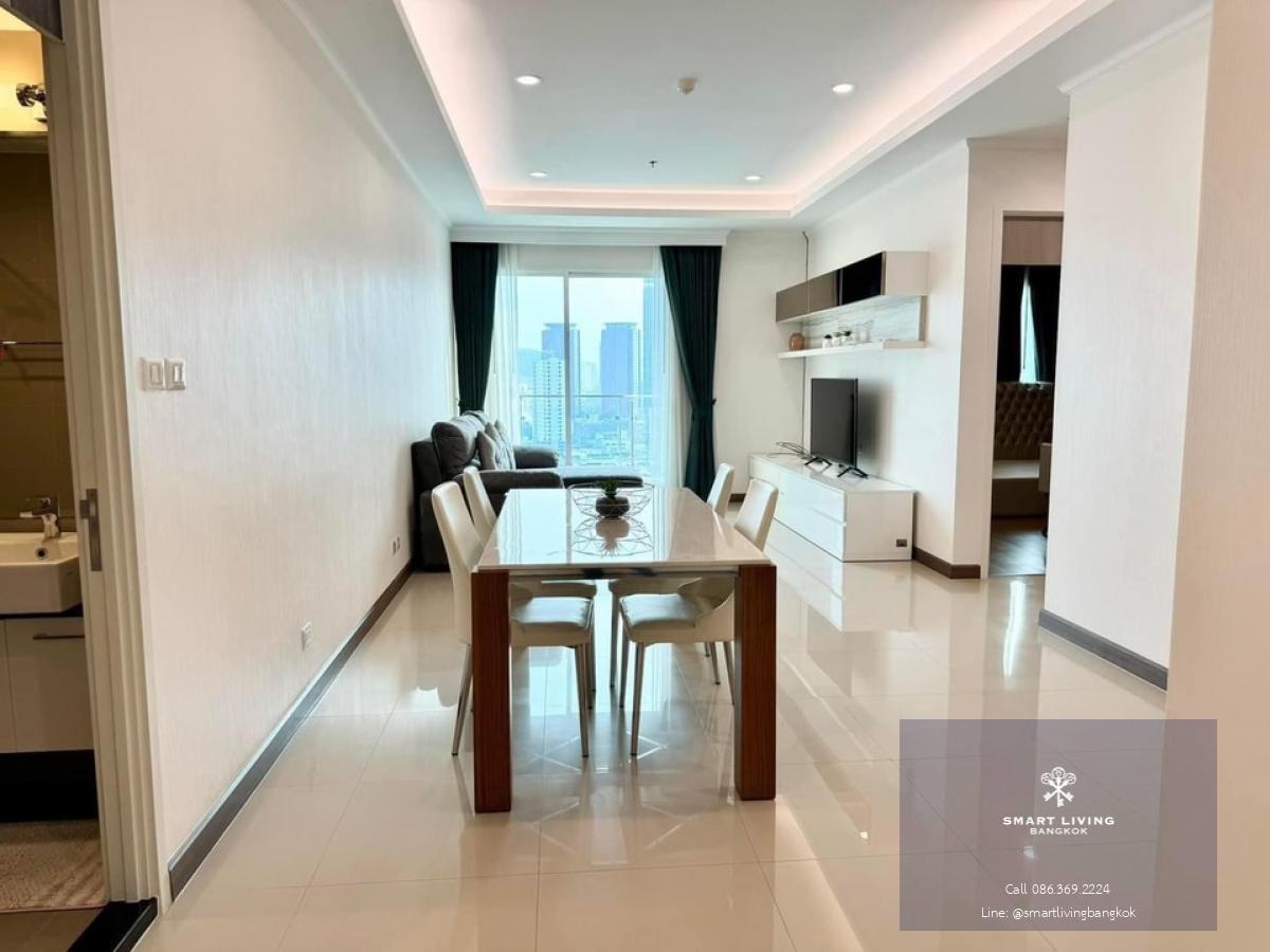 📢👇 High-end condo located in great location next to Si Ayutthaya Road where connected to many important business roads, unblocked view of Baiyok tower.