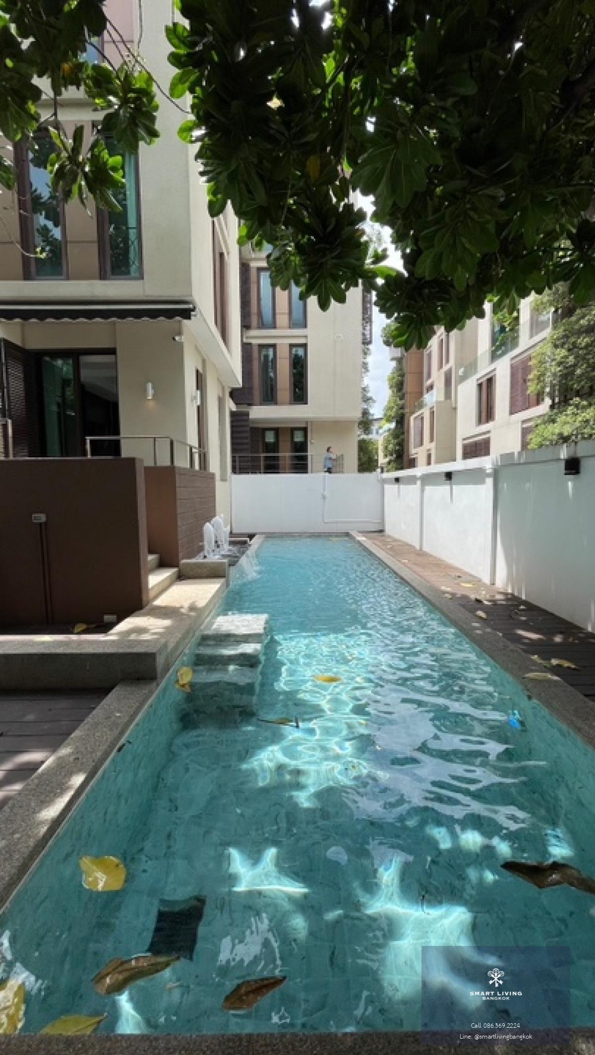 📢👇Baan Lux Sathorn is one of luxury place to live, big balcony, private lift, private pool, private automatic garage for 2 Cars parking with air conditioner