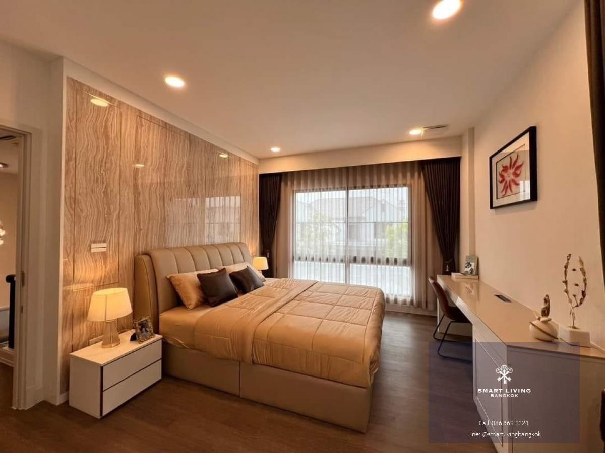 📢👇 The luxury house in good compound and security at Nantawan Rama 9 - New Krungthepkreetha,  located near Brighton International School, Wellington International School, and Suvarnabhumi Airport, fully furnished.