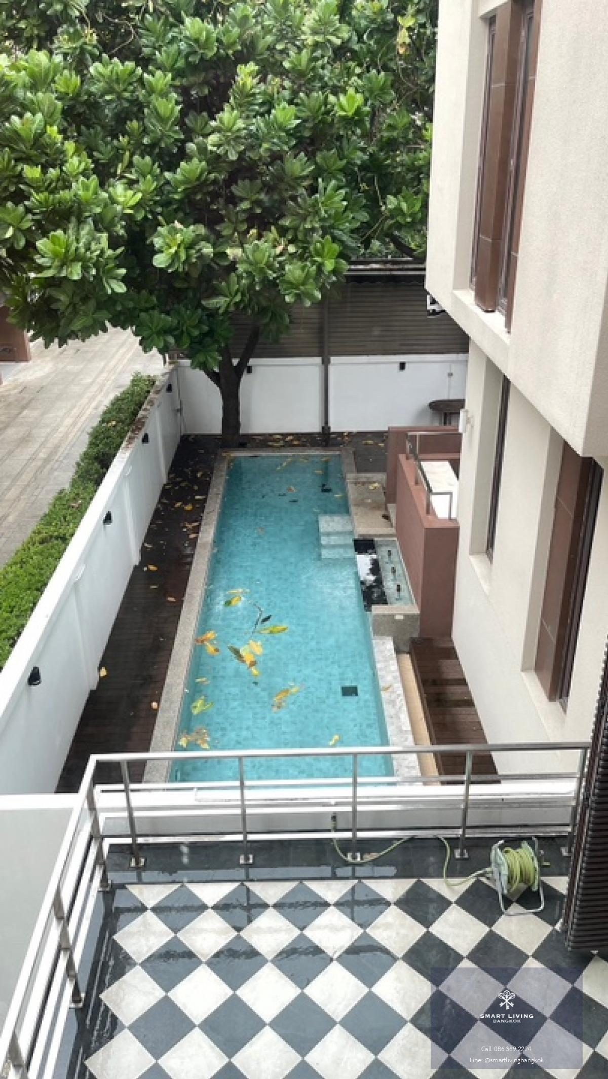 📢👇Baan Lux Sathorn is one of luxury place to live, big balcony, private lift, private pool, private automatic garage for 2 Cars parking with air conditioner