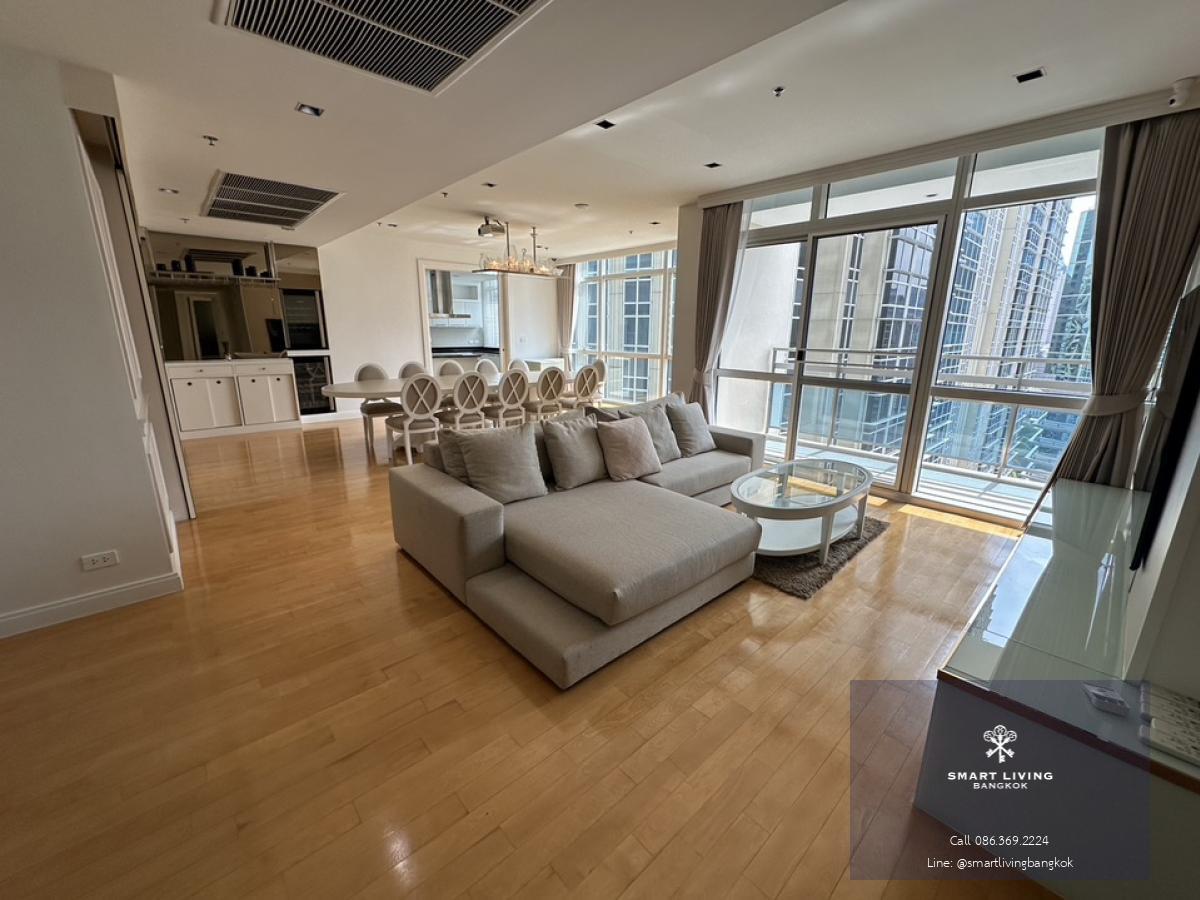 📢👇Athenee Residence, luxury condominium, near BTS Ploenchit , big size, long balcony, unblocked view, fully furnished.