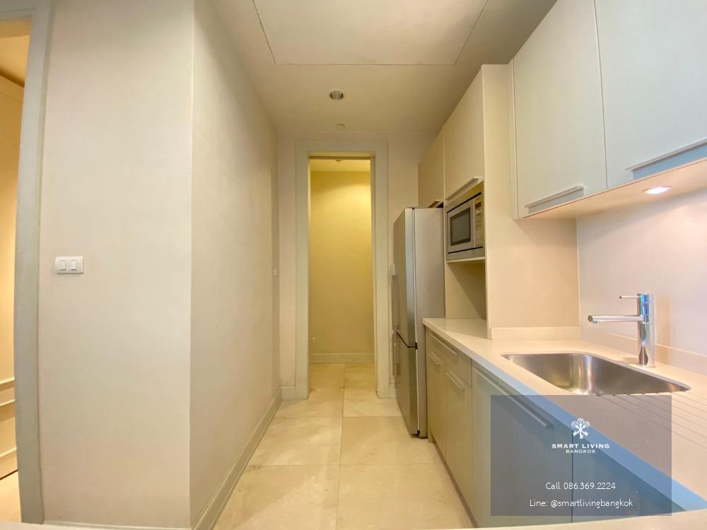 A few unit left! Grand luxury condo at Oriental Residence 2 bedroom High floor, near Bts Ploenchit only 80k Tel.0863692224