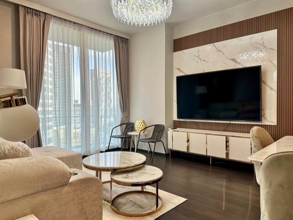 📢👇 Rare item! 3 beds in luxury project for rent, only few steps to BTS, surrounding with many popular restaurants and coffee shops , unblocked view, fully furnished, ready to move in